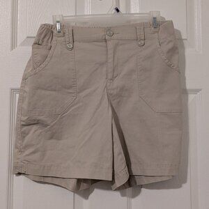Gloria Vanderbilt Cathy cargo shorts size 12